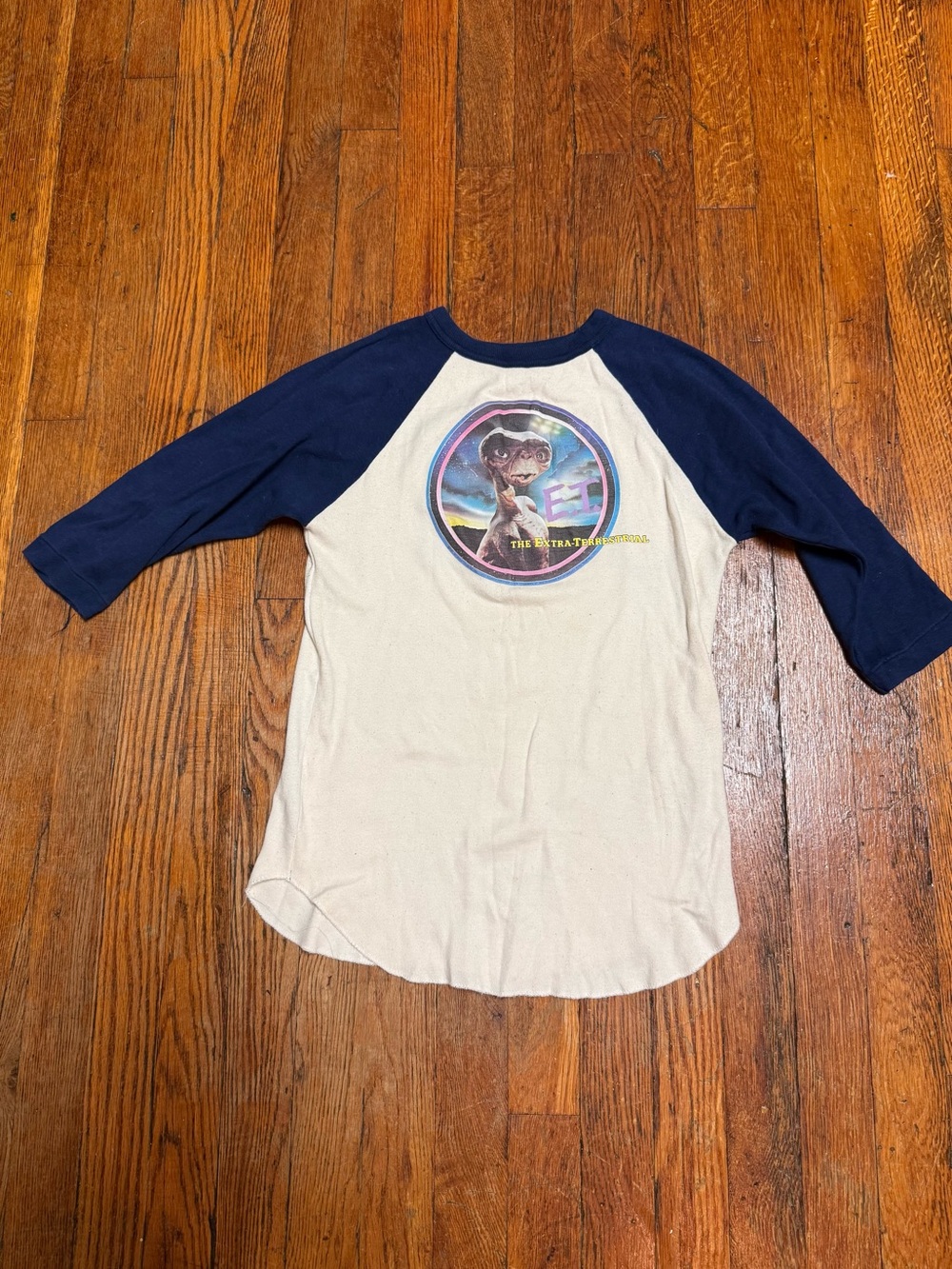 Vintage 1982 E.T. The Extra-Terrestrial Raglan Baseball Tee | Fits Women’s XS/S